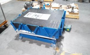 小型高空作業平臺助力展覽布置的高效性